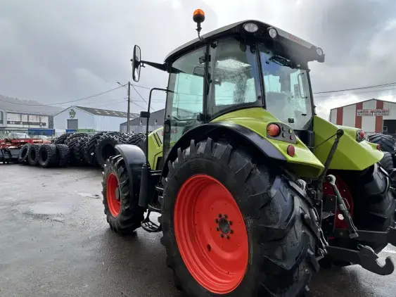 CLAAS ARION 420 - Photo 5