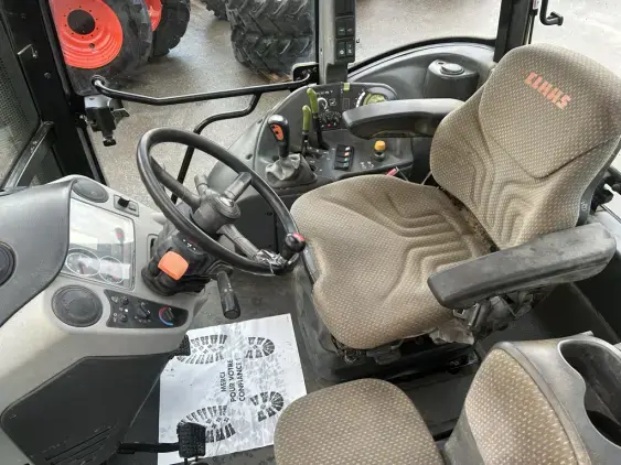 CLAAS ARION 420 - Photo 13