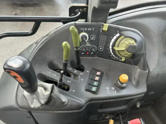 CLAAS ARION 420 - Photo 14