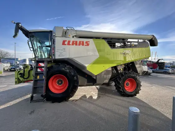 CLAAS Trion 750 - Photo 8