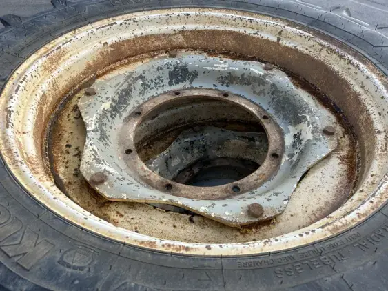 Kleber 270 / 95 R 48 - Photo 4