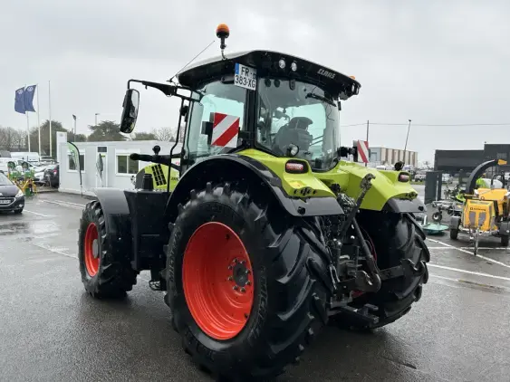 CLAAS ARION 650 - Photo 5