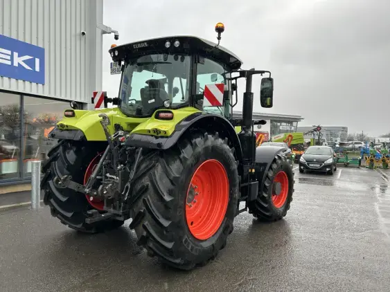 CLAAS ARION 650 - Photo 7