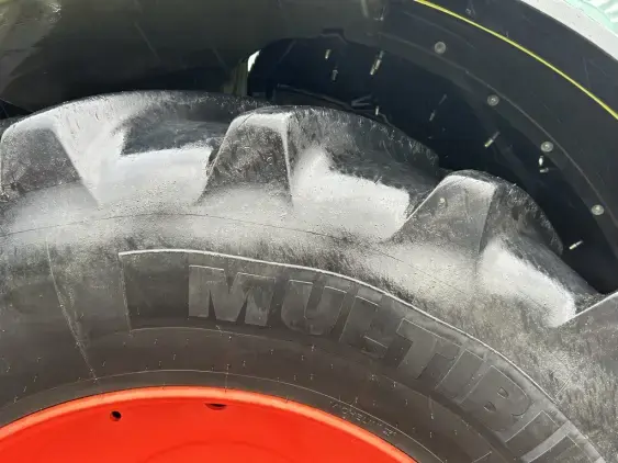 CLAAS ARION 650 - Photo 10