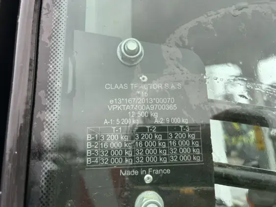 CLAAS ARION 650 - Photo 13