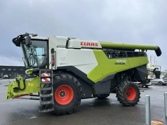CLAAS Lexion 6700 - Photo 4