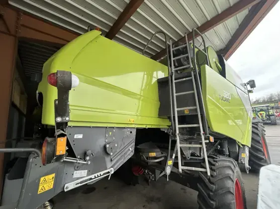 CLAAS TUCANO 320 - Photo 9