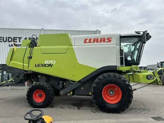 CLAAS LEXION 670 - Photo 7