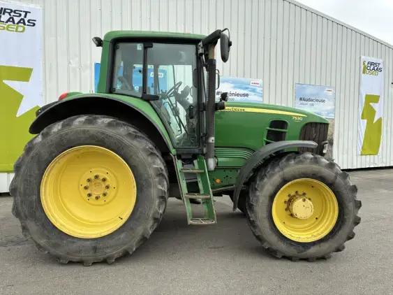 JOHN DEERE 7530 PREMIUM - Photo 6