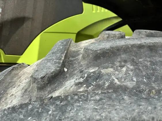 CLAAS AXION 840 - Photo 11