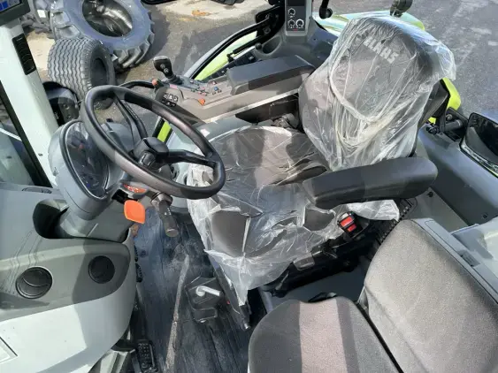 CLAAS ARION 650 CIS+ - Photo 13