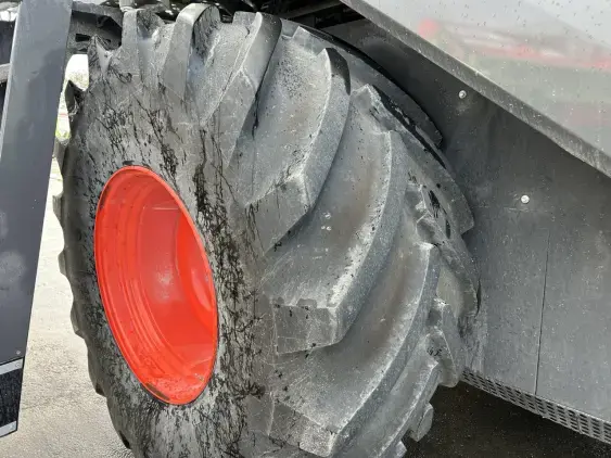 CLAAS TRION 650 MONTANA - Photo 13