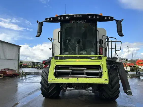 CLAAS TRION 650 MONTANA - Photo 2