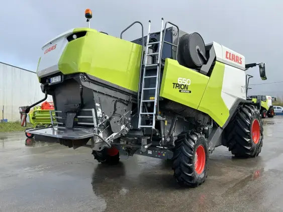 CLAAS TRION 650 MONTANA - Photo 7