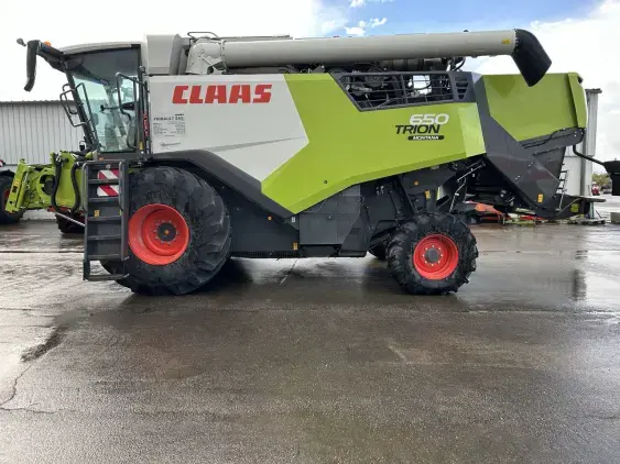 CLAAS TRION 650 MONTANA - Photo 4