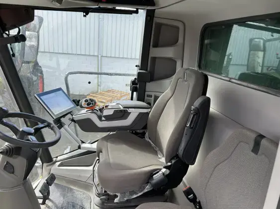 CLAAS TRION 650 MONTANA - Photo 9