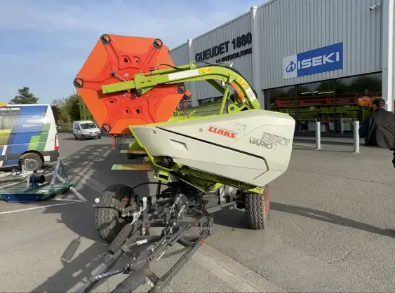 CLAAS V1380 - Photo 2