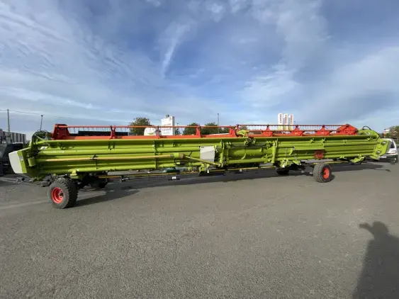 CLAAS V1380 - Photo 4