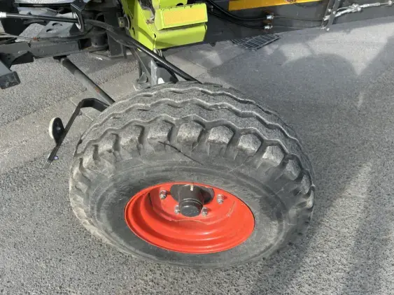 CLAAS V1380 - Photo 10