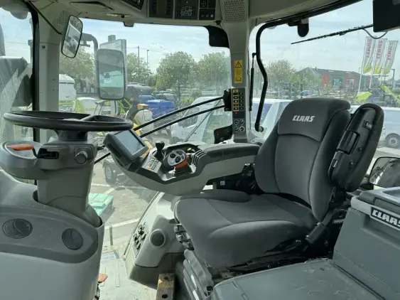 CLAAS AXION 840 CEBIS  - Photo 11