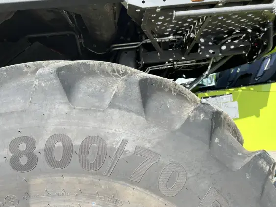 CLAAS Lexion 5300 - Photo 11