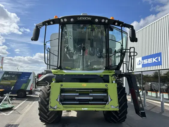 CLAAS Lexion 5300 - Photo 4