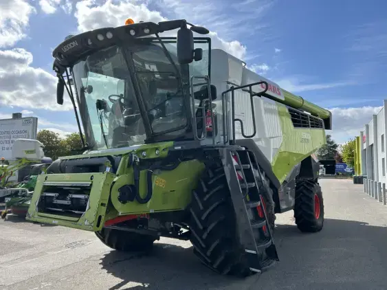 CLAAS Lexion 5300 - Photo 5