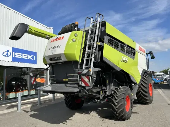 CLAAS Lexion 5300 - Photo 9