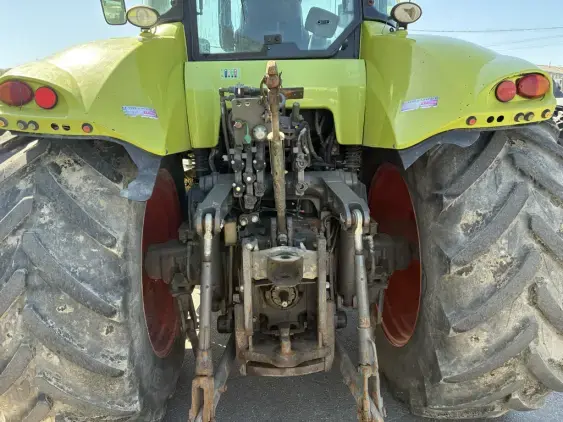 CLAAS AXION 820 - Photo 10