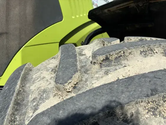 CLAAS AXION 820 - Photo 11