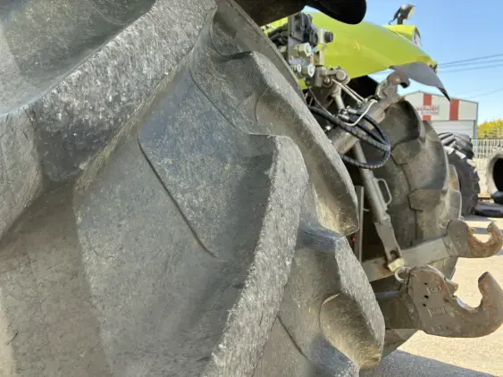 CLAAS AXION 810 - Photo 12