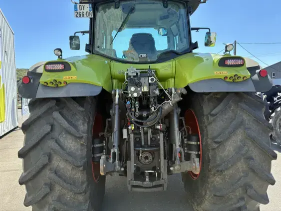 CLAAS AXION 810 - Photo 10