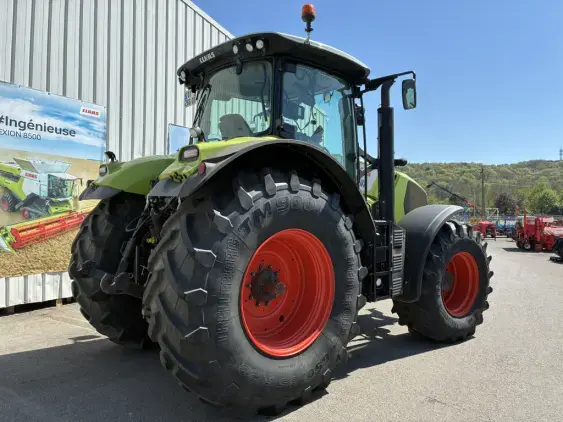 CLAAS AXION 810 - Photo 7