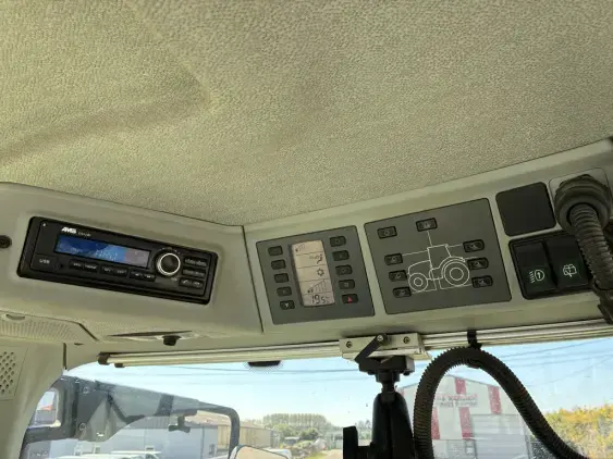 CLAAS AXION 810 - Photo 15