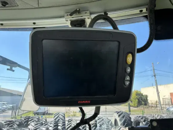 CLAAS AXION 810 - Photo 16