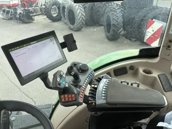 FENDT 724 VARIO PROFI + - Photo 13
