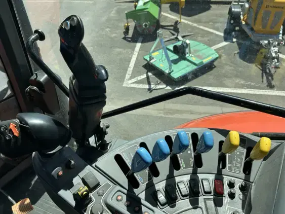 KUBOTA M7152 - Photo 15