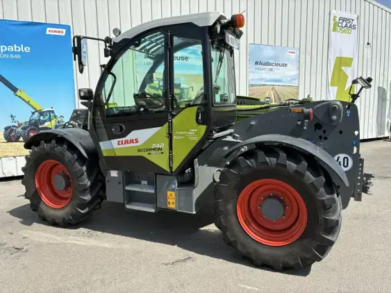CLAAS SCORPION 742 - Photo 6