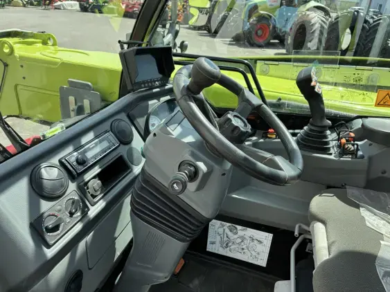 CLAAS SCORPION 742 - Photo 14