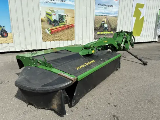 JOHN DEERE R310R  - Photo 1