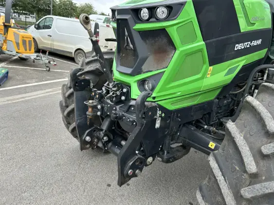 DEUTZ FAHR 6165 RC SHIFT - Photo 12