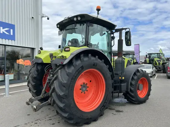 CLAAS ARION 650 - Photo 6