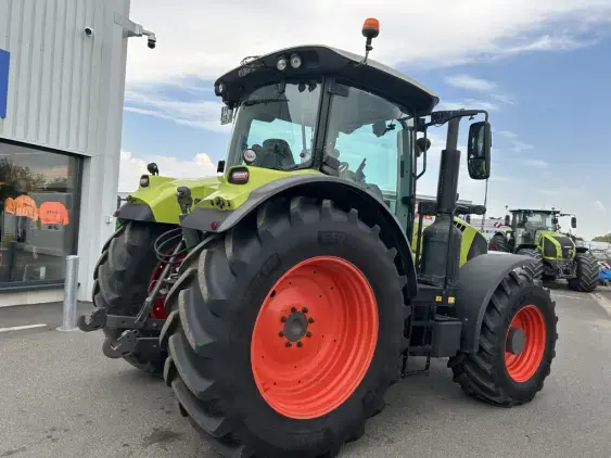 CLAAS ARION 650 - Photo 2