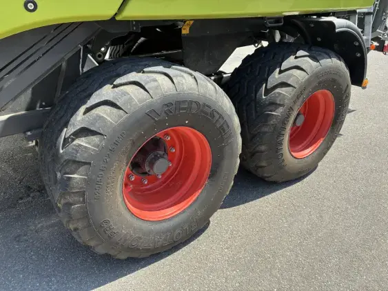 CLAAS QUADRANT 5300 - Photo 9