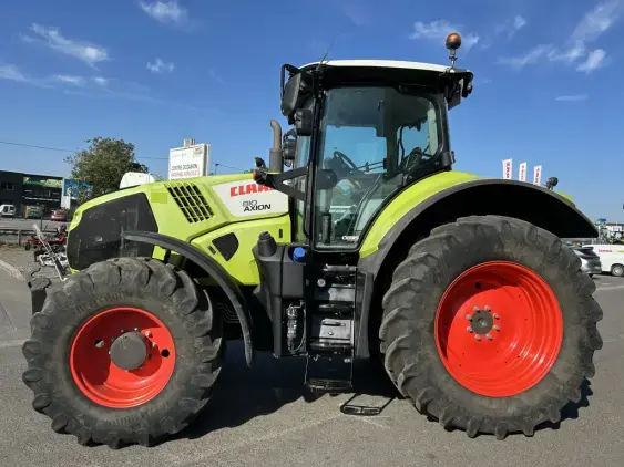 CLAAS AXION 810 - Photo 4