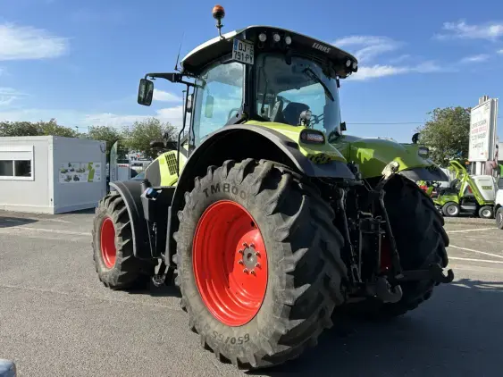CLAAS AXION 810 - Photo 5