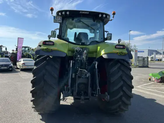 CLAAS AXION 810 - Photo 6