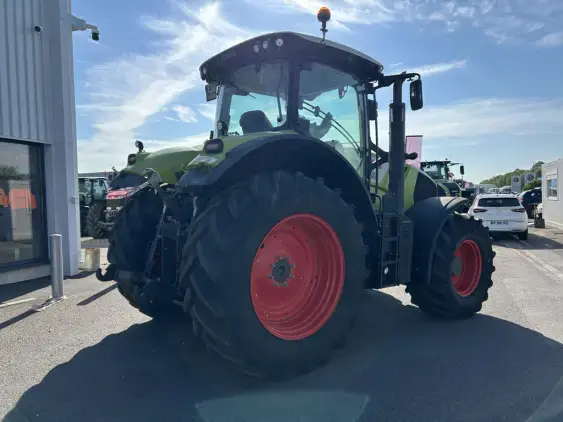 CLAAS AXION 810 - Photo 7