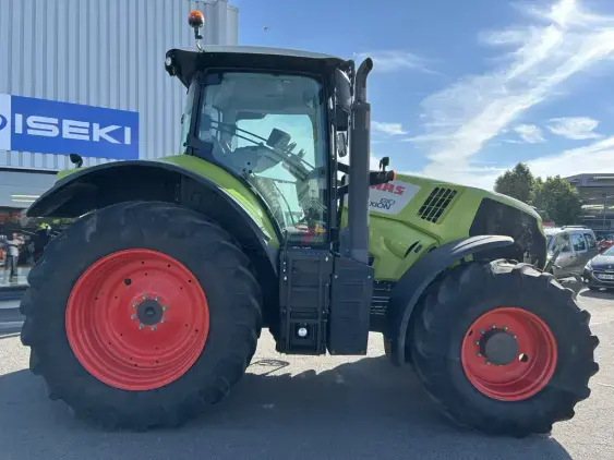 CLAAS AXION 810 - Photo 8