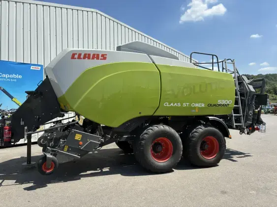 CLAAS Quadrant 5300 - Photo 4